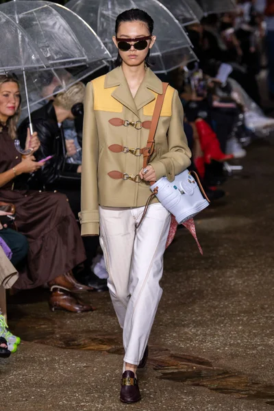 Look 13